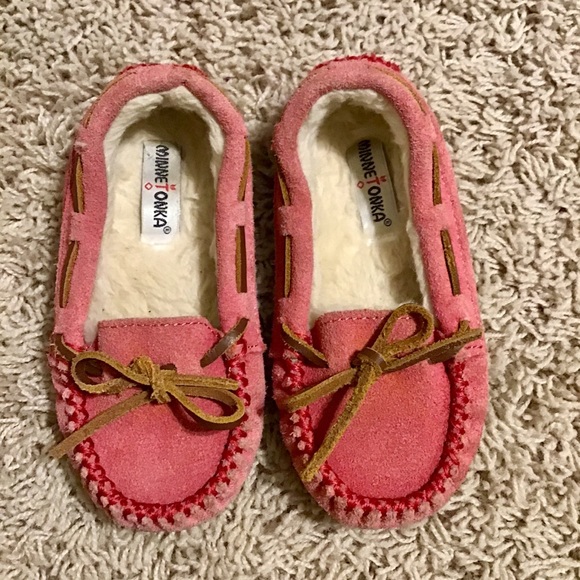 minnetonka cassie slipper